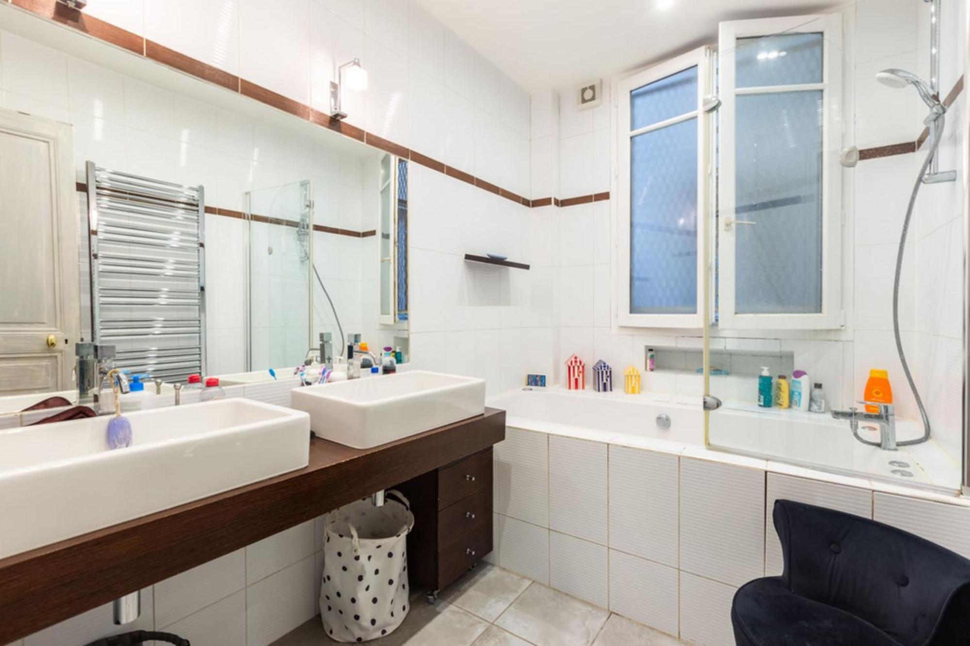 Spacious And Pleasant Nest 2 Steps From Montmartre Appartamento